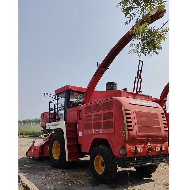 大型輪式青儲機(jī)